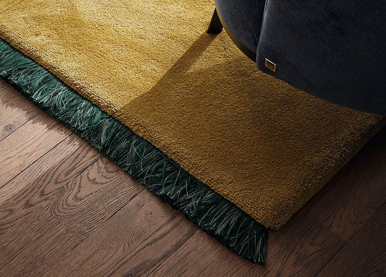 tapis jaune vert